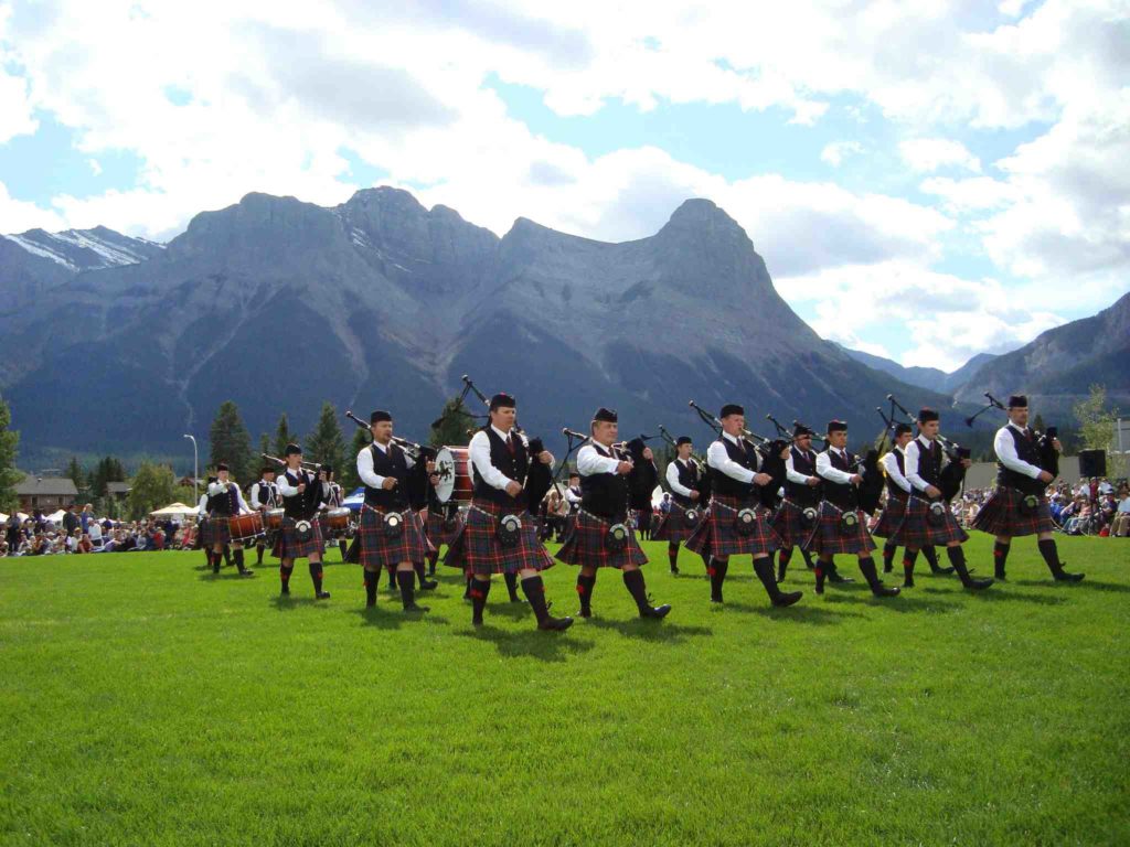 Bagpipers mountain