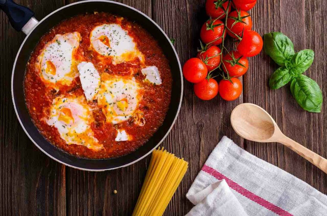 Hangover breakfast to the rescue! Eggs in purgatory - fast!