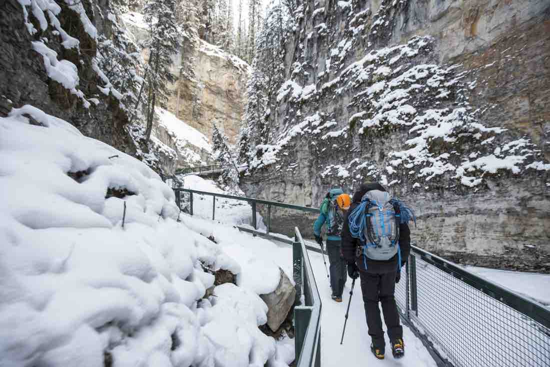 ice walk johnston canyon