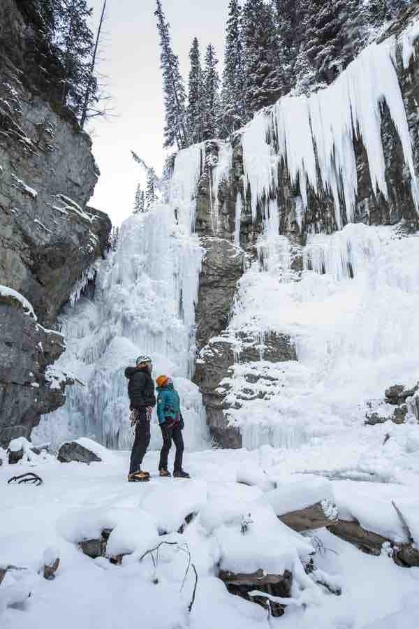 Johnston_Canyon_Winter_Ice_Walk