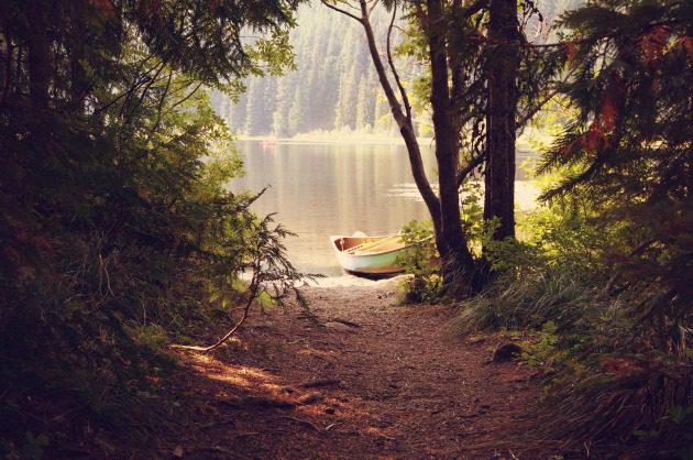 canoe-on-a-lake-in-the-woods