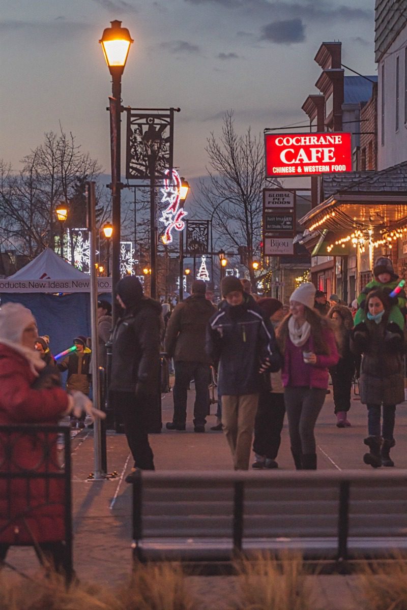holiday shoppers outside