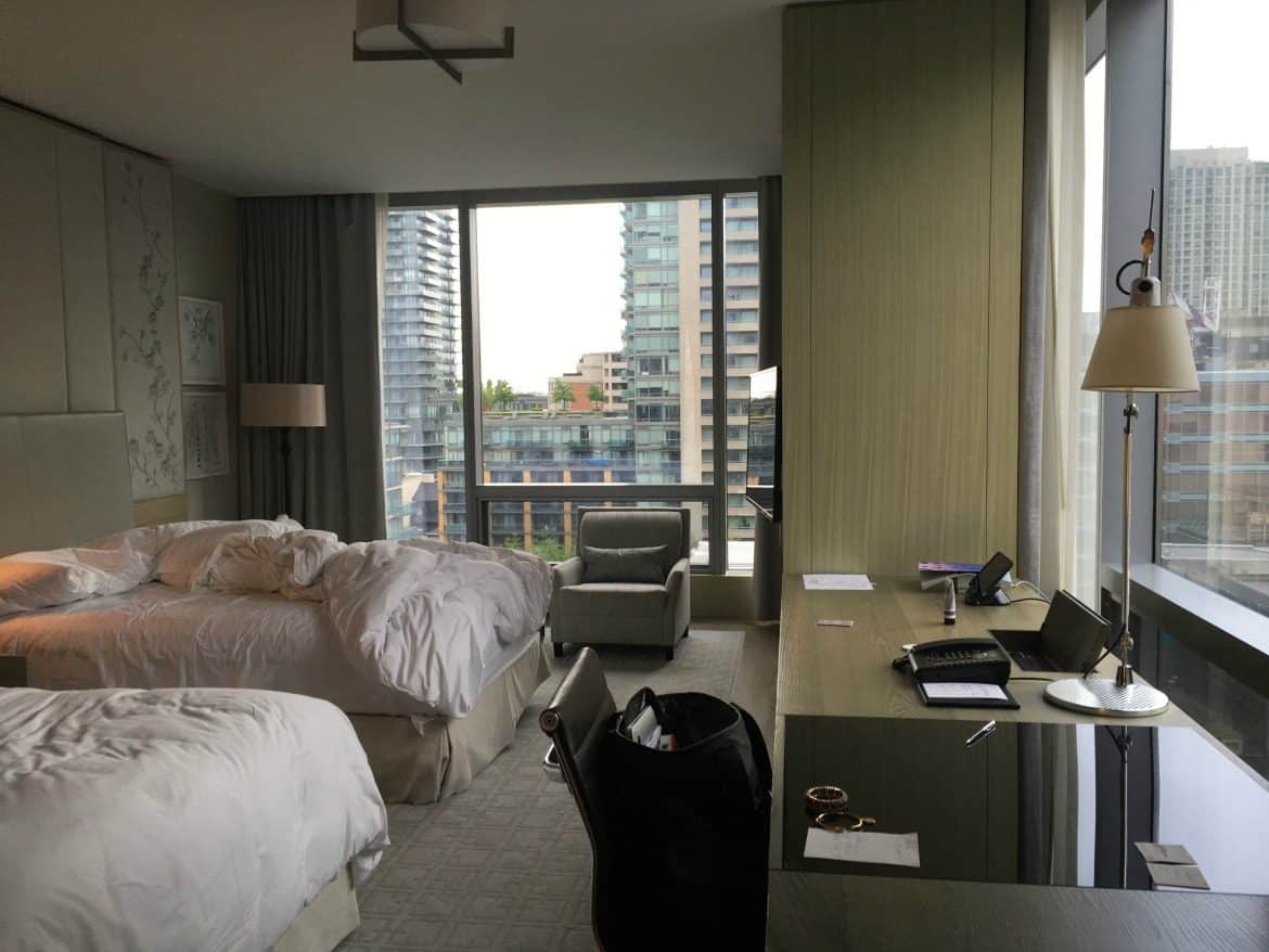 Guest room Four Seasons Toronto