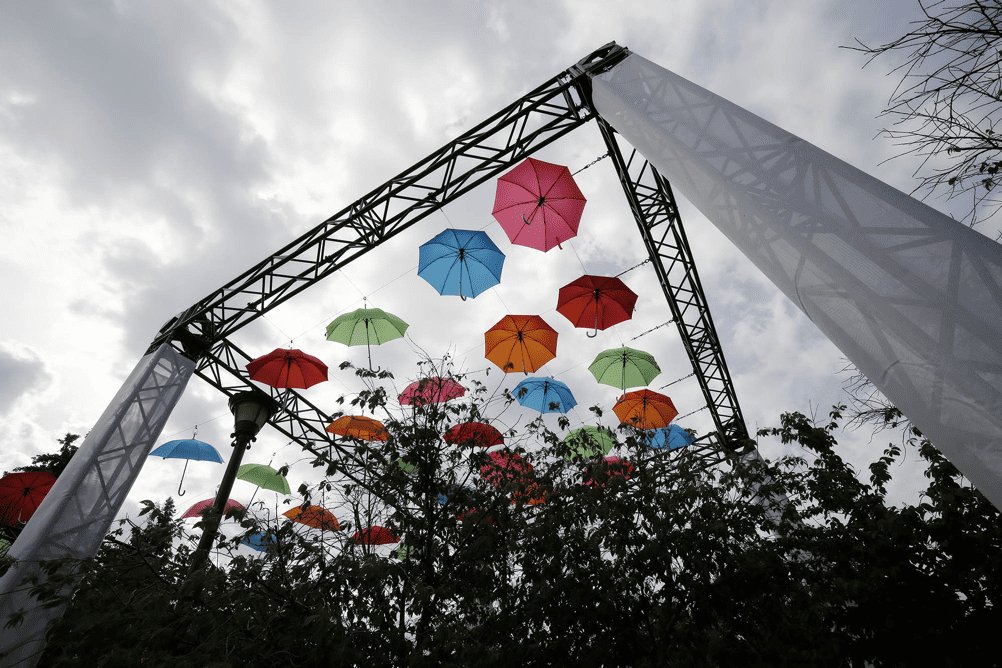 Easy ways to get kids interested in art