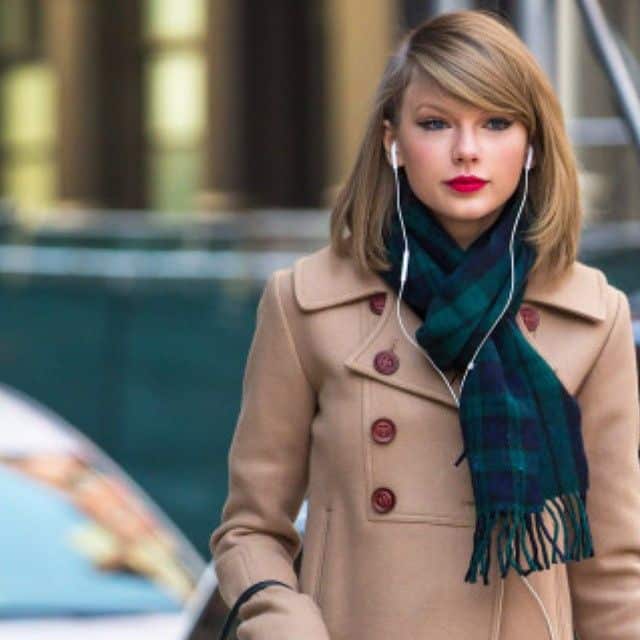 7 Great podcasts to listen to right now