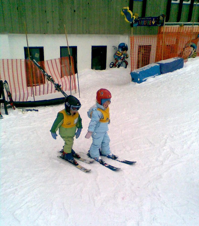 young children learning to ski