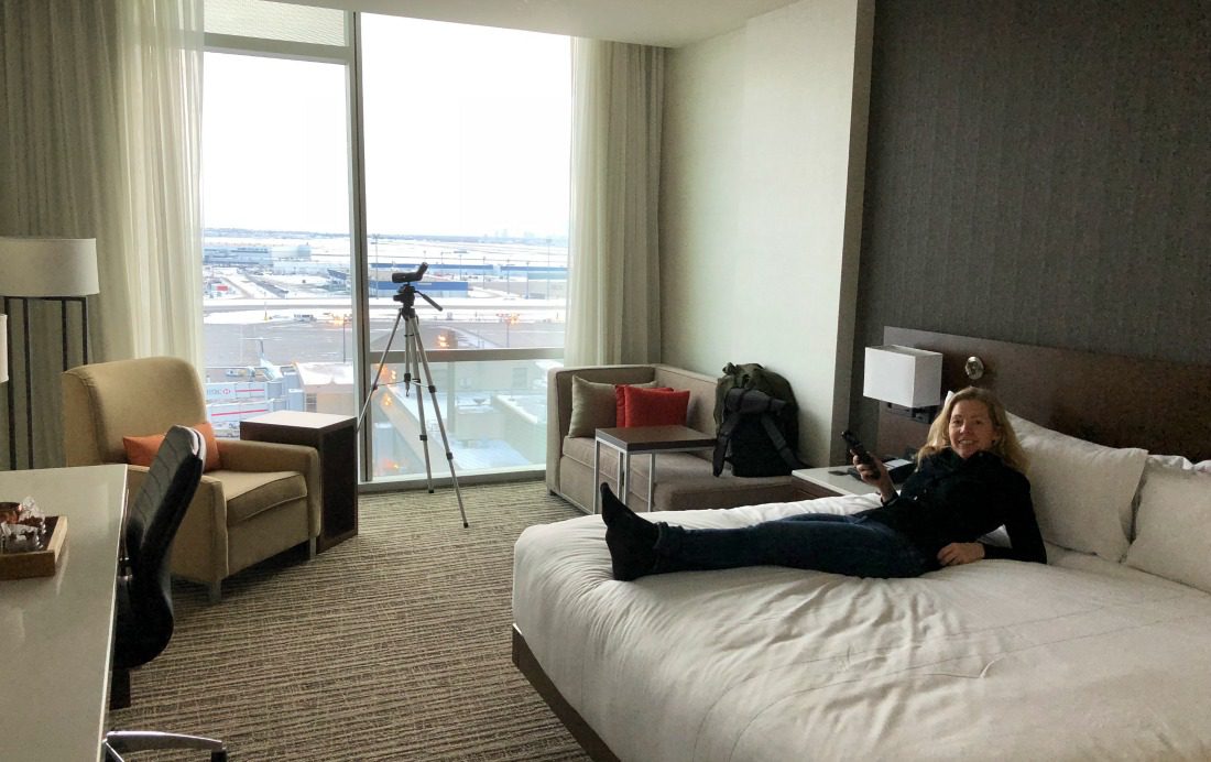 guest room marriott airport calgary