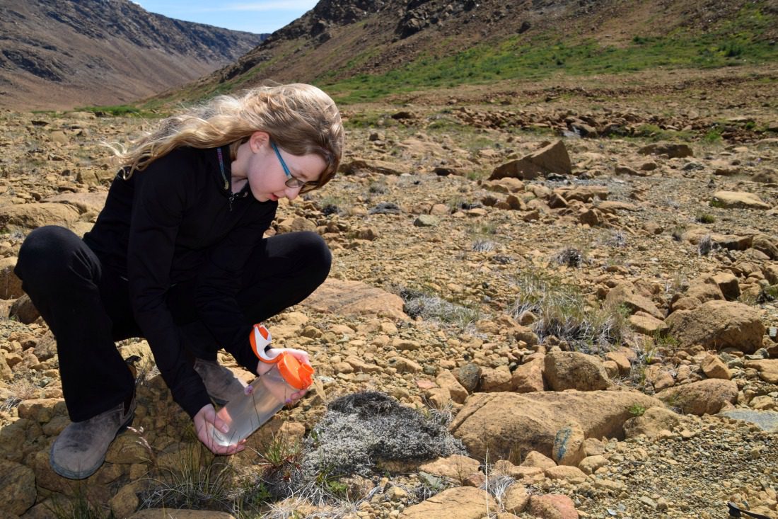 girl hiking Tablelands trail