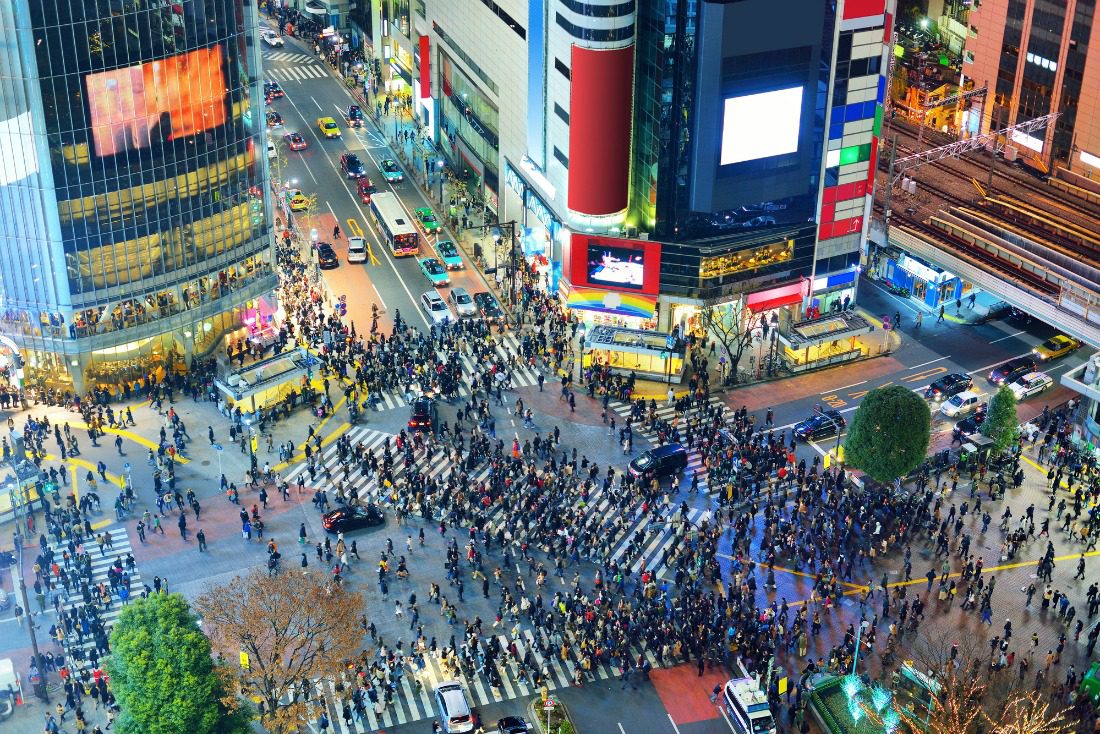 Shinjuku tokyo street crossing