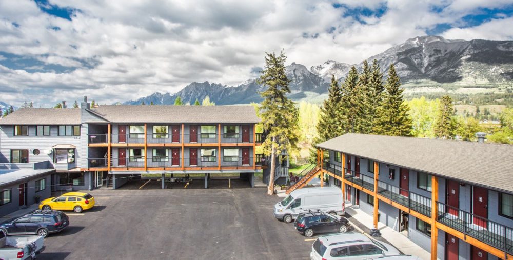 lamphouse hotel canmore