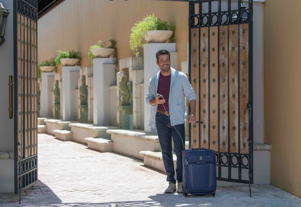 travelpro crew carry on