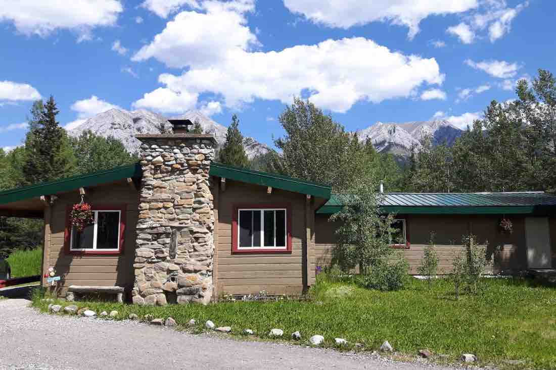 hostel in the kananaskis