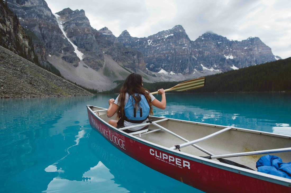 valley of 10 peaks moraine lake canoeing