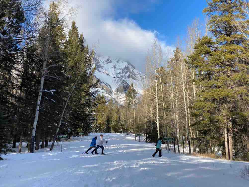 cross country skiing in banff