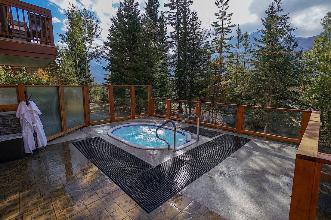 banff hotels with hot tubs