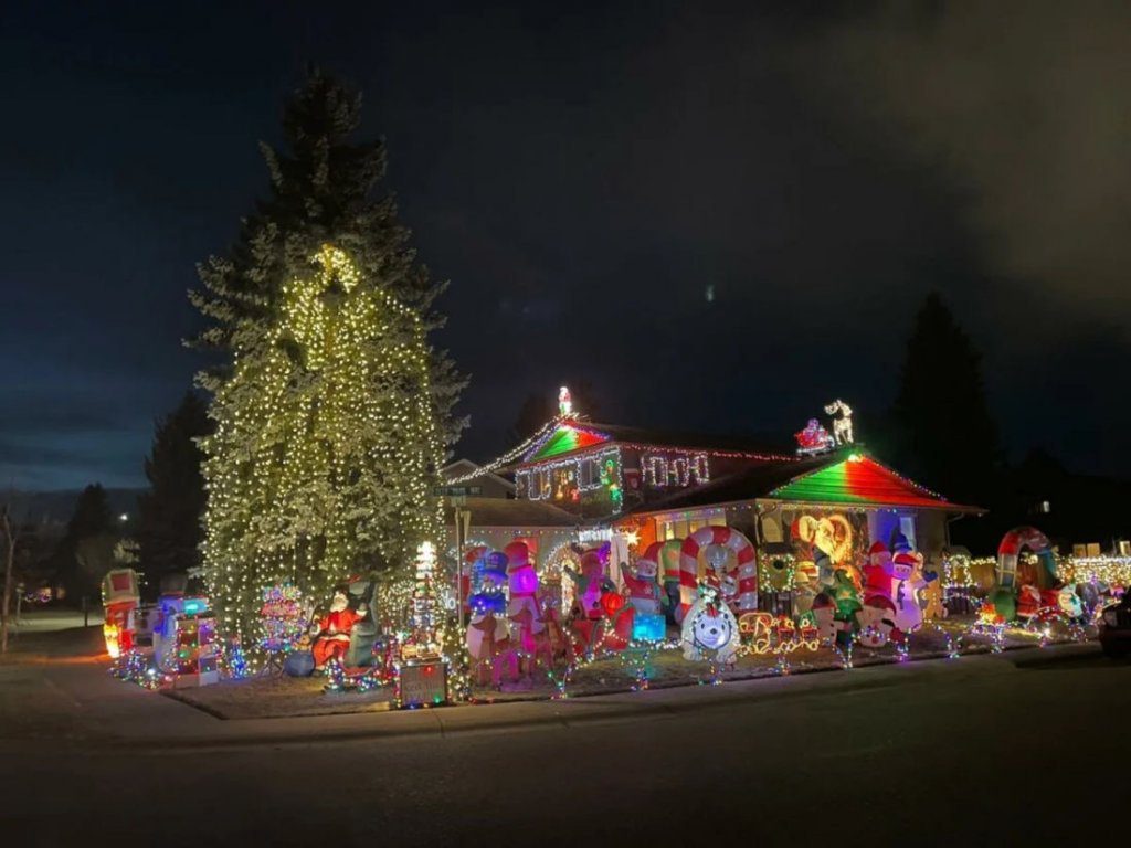 house with christmas lights