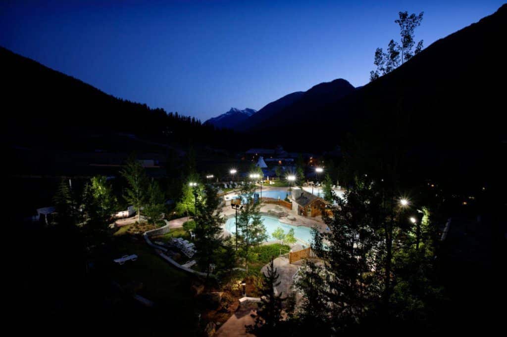 outdoor hot tub in the mountains