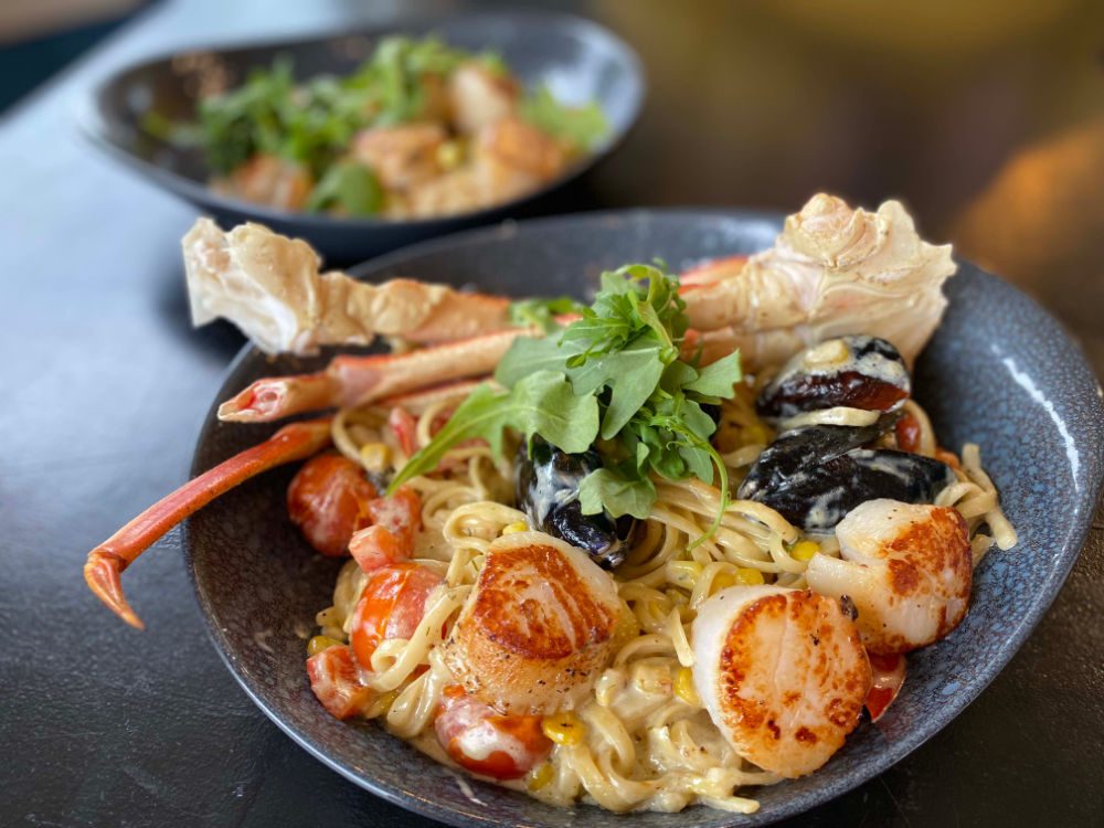seafood pasta with crab scallops mussels