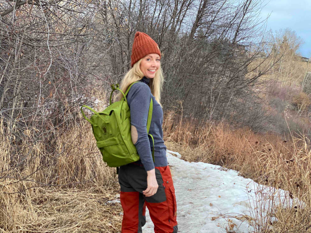 do travel writers get paid