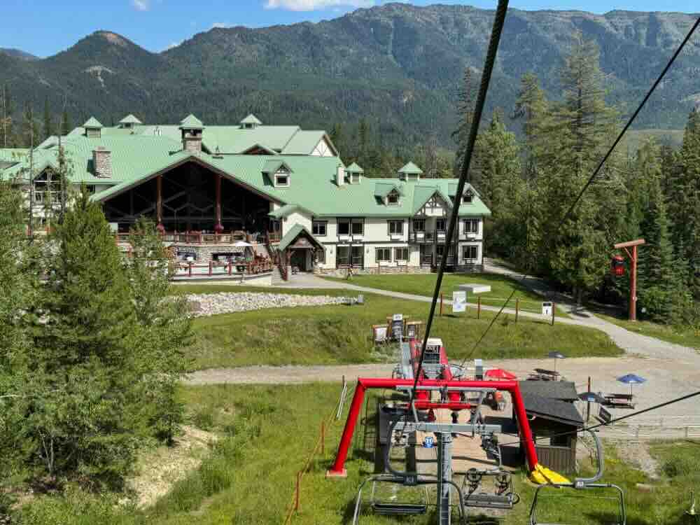 Lizard Creek Lodge at Fernie Alpine Resort 