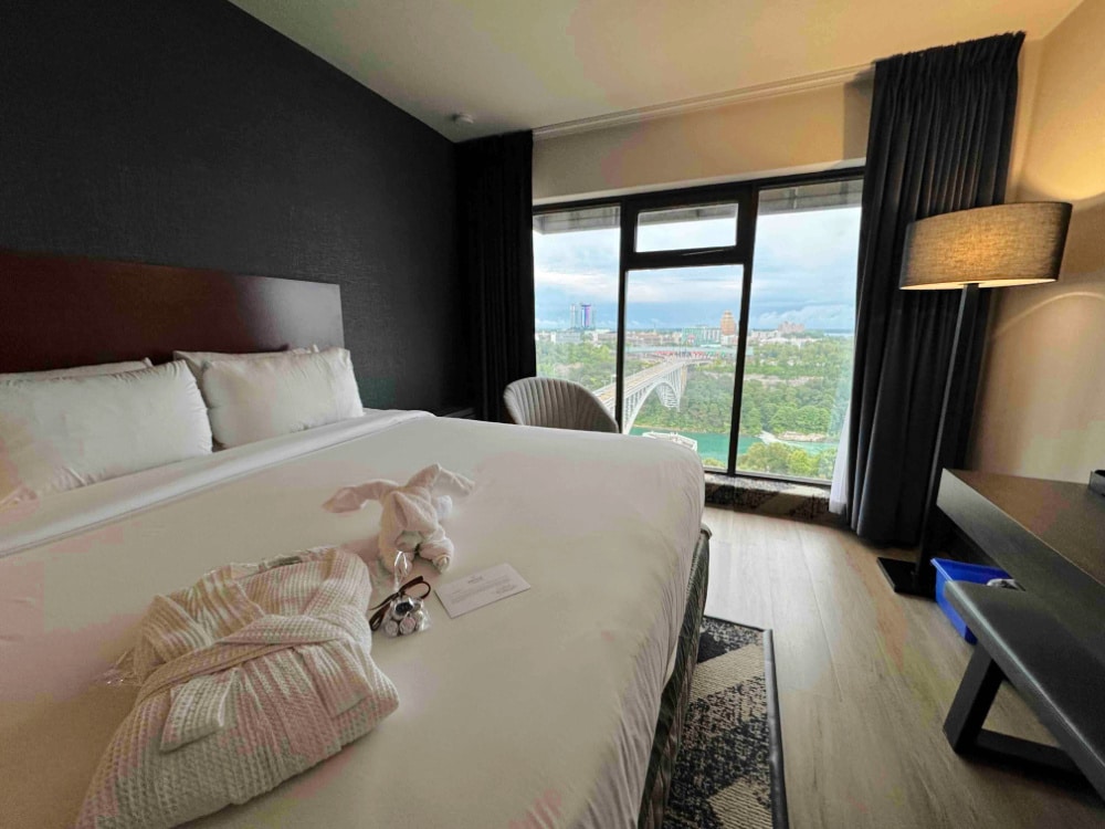 where to stay Niagara falls canada